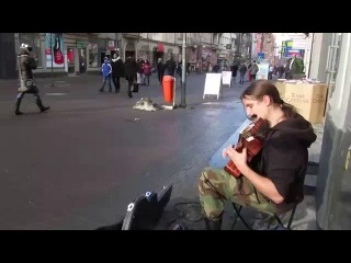 virtuoso street guitarist (not vine)