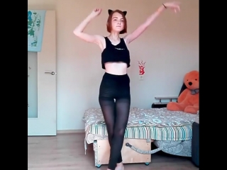 girl dancing in pantyhose class